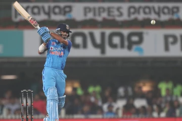 ஊசலாடிய இந்திய அணி..ஒற்றை ஆளாய் வாணவேடிக்கை காட்டிய தமிழன்