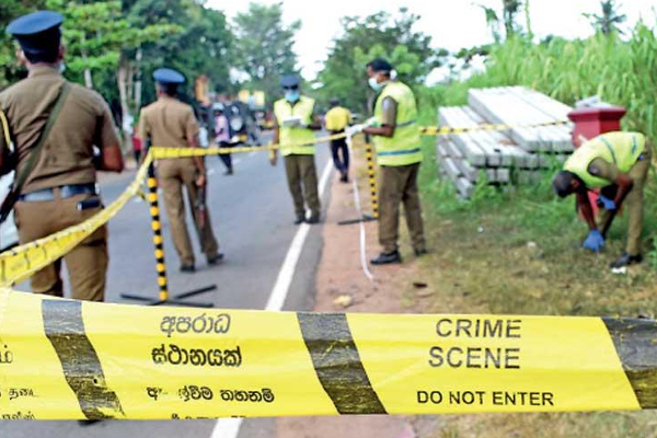 யாழில் துவிச்சக்கர வண்டியை தூக்கியடித்த கார் | The Car That Threw The Bike