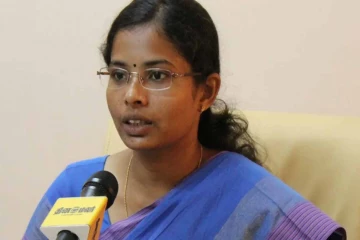 ஆடு மேய்த்தவர் இன்று ஐஏஎஸ் அதிகாரி: தமிழச்சியின் சாதனை பயணம்