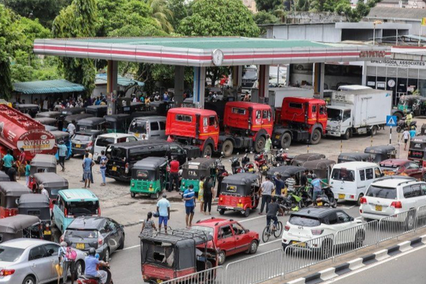 எரிபொருள் நெருக்கடி! சில வாகனங்களின் பாவனையை கட்டுப்படுத்த நடவடிக்கை - ஐபிசி தமிழ்