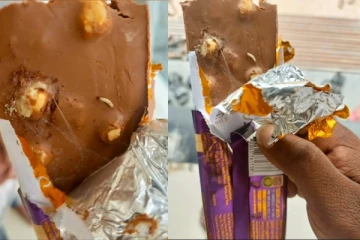 ஆசையாய் வாங்கிய சாக்லேட்டில் நெளிந்த புழு - பொதுமக்களே உஷார்..!