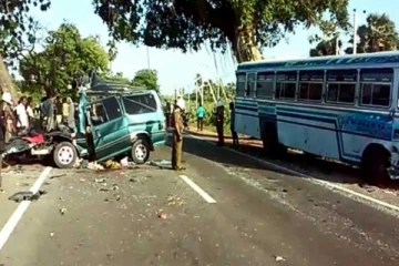 பளை பிரதான வீதியில் இடம்பெற்ற விபத்தில் இருவர் காயம்