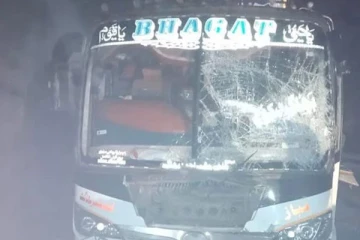 திருமண கோஷ்டியினர்  கூட்டத்துக்குள் புகுந்த பஸ் -8 பேர் பலியான பரிதாபம்