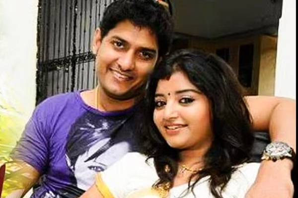 நடிகை மகாலட்சுமி முதல் கணவரை பார்த்துள்ளீர்களா, ஏற்கெனவே அவருக்கு இரண்டாவது திருமணம் முடிந்ததா?