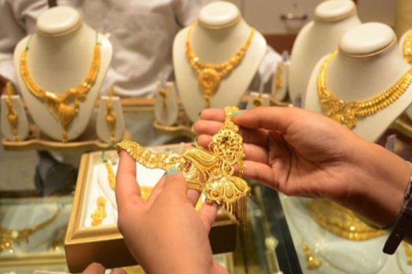 நகை வாங்க போறீங்களா? அதிரடி உயர்வால் அதிர்ச்சியில் மக்கள் | Today Gold Rate June 9 2022 In Tamil