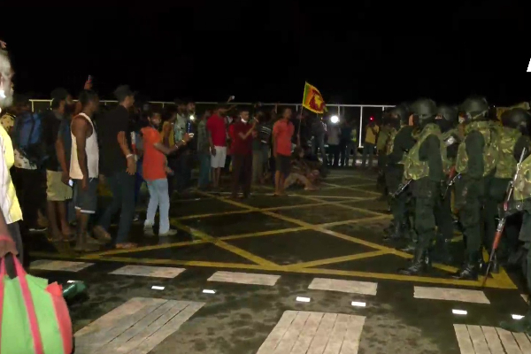 புலிகளின் தலைவர் சிறந்தவர் - இராணுவம் செய்த போர் குற்றம் உறுதியாகியுள்ளது -காலிமுகத்திடல் போராட்டகாரர்கள் - ஐபிசி தமிழ்