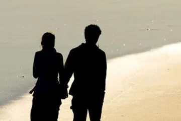 நீராடச் சென்ற ரஷ்ய தம்பதியினருக்கு காத்திருந்த ஆபத்து