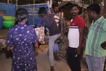 இலங்கையிலிருந்து மேலும் ஐந்து பேர் தமிழகத்தில் அகதிகளாக தஞ்சம்(Photos)
