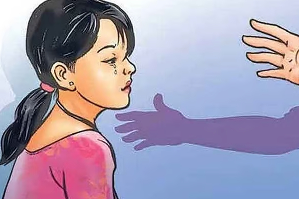 காதலனுடன் தனிமை - தட்டிக்கேட்ட தந்தையை போக்சோ போடுவதாக மிரட்டிய மகள்! | Daughter Close With Lover Father Threaten Kumari