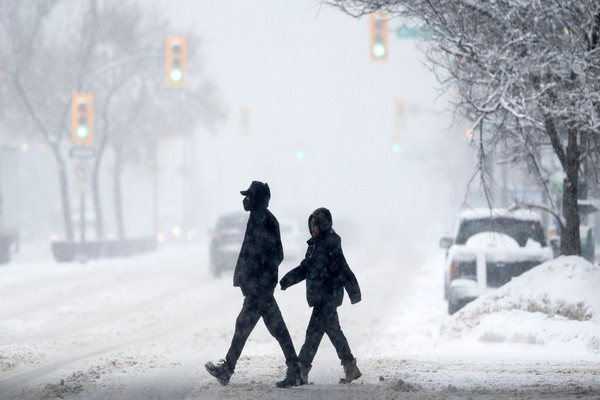கனடாவில் புயல் குறித்து எச்சரிக்கை | Provinces To Be Impacted As 3 000 Km Long Storm