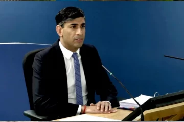 மன்னிப்பு கோரிய பிரிட்டன் பிரதமா்