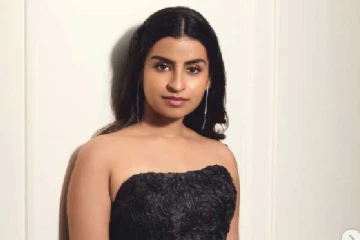 இதுவரை இல்லாத கிளாமர் லுக்கில் சூப்பர் சிங்கர் சிவாங்கி!! புகைப்படம்...