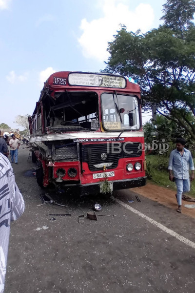 கிளிநொச்சியில் விபத்தில் சிக்கி நால்வர் படுகாயம்...! | Accident At Kilinochchi Today