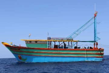 மீண்டும் முல்லைத்தீவு கடலை ஆக்கிரமிக்கும் இந்திய இழுவைப்படகுகள் (VIDEO)