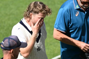 தலையில் தொடர்ந்து பந்து தாக்கி விபரீதம் - ஆஸி. வீரர் 26 வயதிலேயே ஓய்வு?