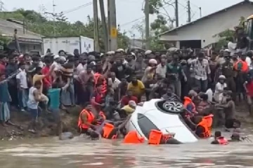 இலங்கையை புரட்டிபோட்ட இயற்கை அனர்த்தம்; உயிரிழந்தோர் எண்ணிக்கை 390 ஆக அதிகரிப்பு