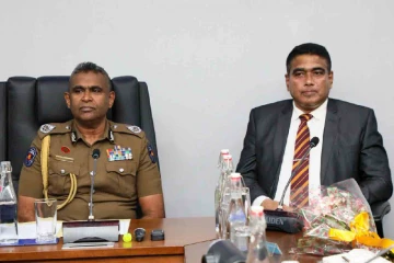 වසර 38ක් සේවය කර රටේම ආදරේ දිනූ ඔහු වෙනුවෙන් පොලිස්පති කළ දේ මෙන්න - විශේෂ හමුවක්