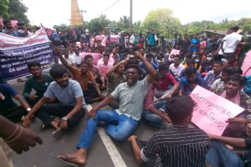 முற்றுகையிடப்பட்டது பிரதேச செயலகம் - தீயிடப்பட்ட கடிதம்; தொடர் பதற்ற நிலை!
