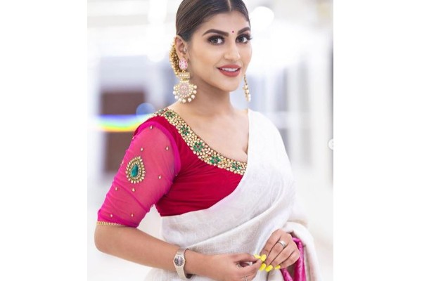 சொந்தமாக புதிய வீடு வாங்கியுள்ள நடிகை யாஷிகா ஆனந்த்- அவரே வெளியிட்ட அழகிய புகைப்படம் | Yashika Anand New Home Photos