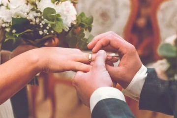 வெளிநாடொன்றில் திருமணம் செய்த இலங்கையர்களுக்கு அடித்த அதிர்ஸ்டம்