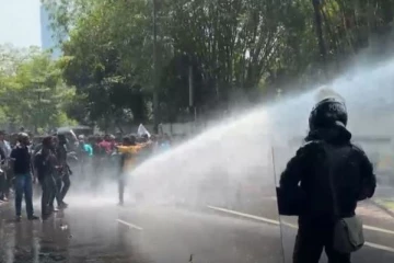 கொழும்பில் பதற்றம்! பல்கலைக்கழக மாணவர்கள் முன் பெருமளவு அதிரடிப்படையினர் குவிப்பு - மீண்டும் நீர்த்தாரை பிரயோம் (Live)