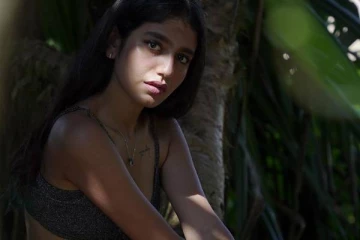 விளம்பரத்திற்காக இப்படியா? ஆணாக மாறிய வீடியோ வெளியிட்ட நடிகை பிரியா வாரியர்!