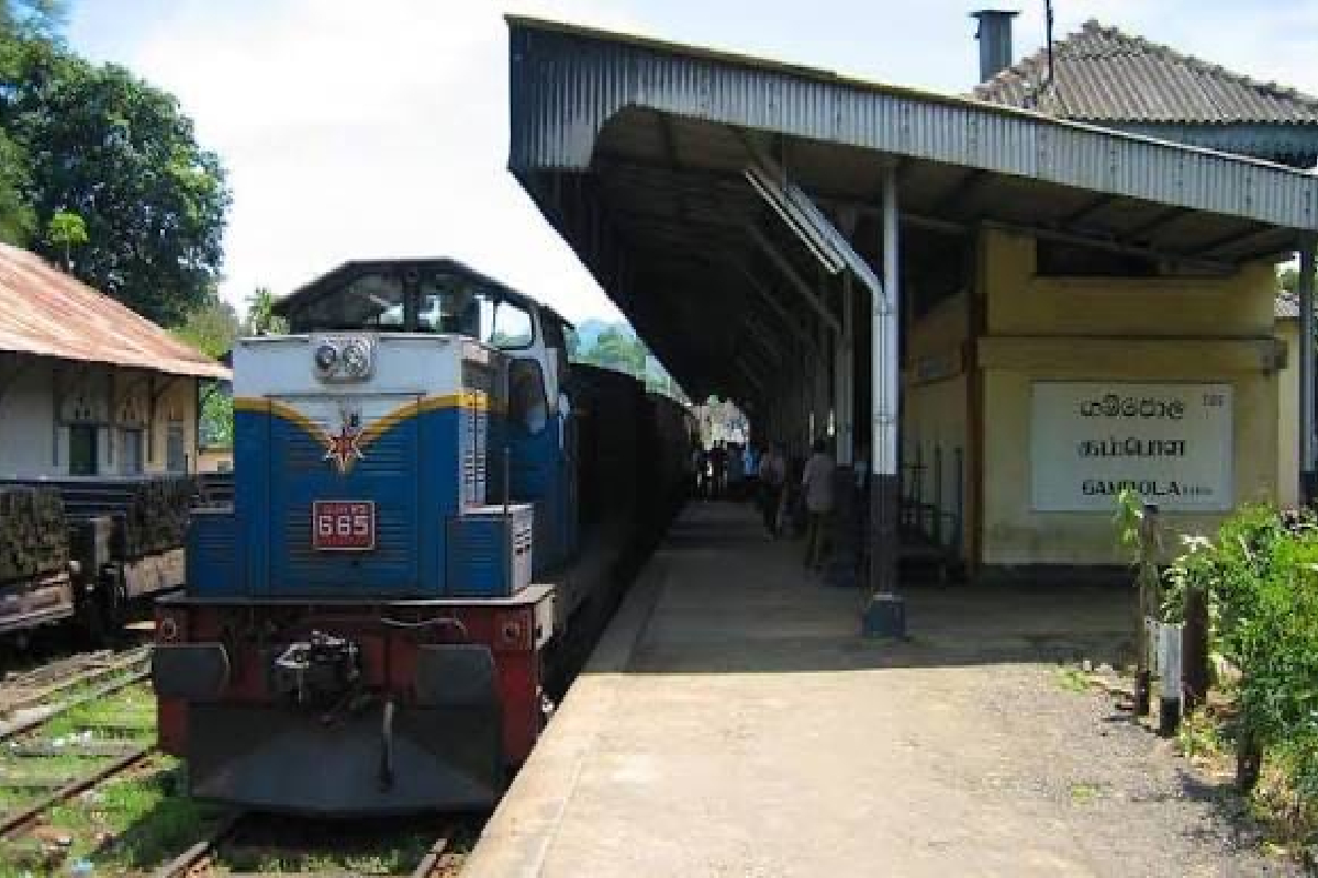 ரம்புக்கனை - பேராதனை கம்பளை ரயில் சேவைகள் இடைநிறுத்தம்!