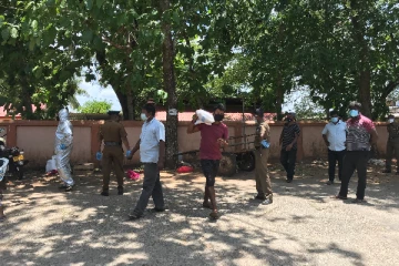 ஊரடங்கில்  நடைபாதை கடைகள் -  நகரசபையின் அதிரடி நடவடிக்கை