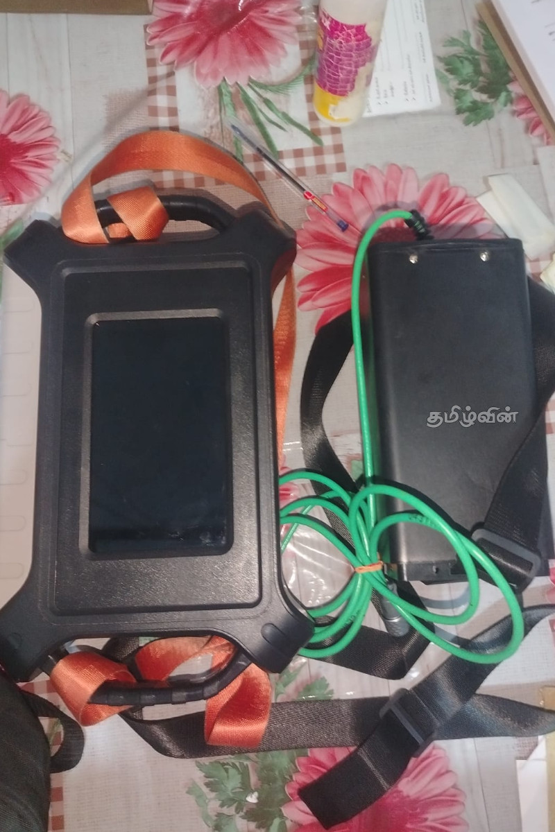 புதையல் தோண்டும் ஸ்கேனருடன் ஐவர் கைது | Five Hands With A Treasure Hunting Scanner புதையல் தோண்டும் ஸ்கேனருடன் ஐவர் கைது | Five Hands With A Treasure Hunting Scanner