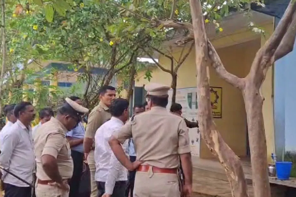 பாடசாலை அதிபரை மாற்ற தண்ணீர் தொட்டியில் விஷம் கலப்பு; சம்பவத்தால் பகீர் | Poison In Water Tank To Karnataka School