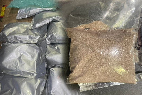 கட்டுநாயக்க விமான நிலையத்தில் சிக்கிய கோடி ரூபா ஆபத்தான பொருள்! | Dangerous Goods Stuck At Katunayake Airport