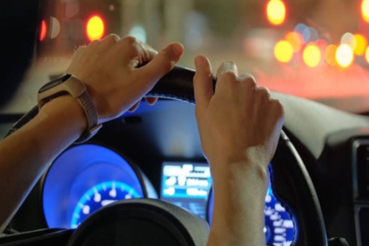 இலங்கை முழுவதும் பலப்படுத்தப்பட்டுள்ள பாதுகாப்பு! களமிறக்கப்பட்டுள்ள ஆயிரக்கணக்கான பொலிஸார் | 10 000 Policemen Duty For Security Festival Duties