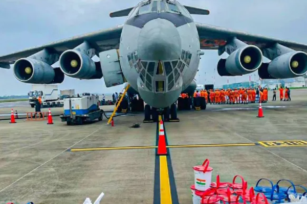 இந்தியாவின் 2ஆவது விமானமும் கொழும்பை வந்தடைந்தது! | India 2Nd Flight Relief Supplies Arrives Colombo இந்தியாவின் 2ஆவது விமானமும் கொழும்பை வந்தடைந்தது! | India 2Nd Flight Relief Supplies Arrives Colombo