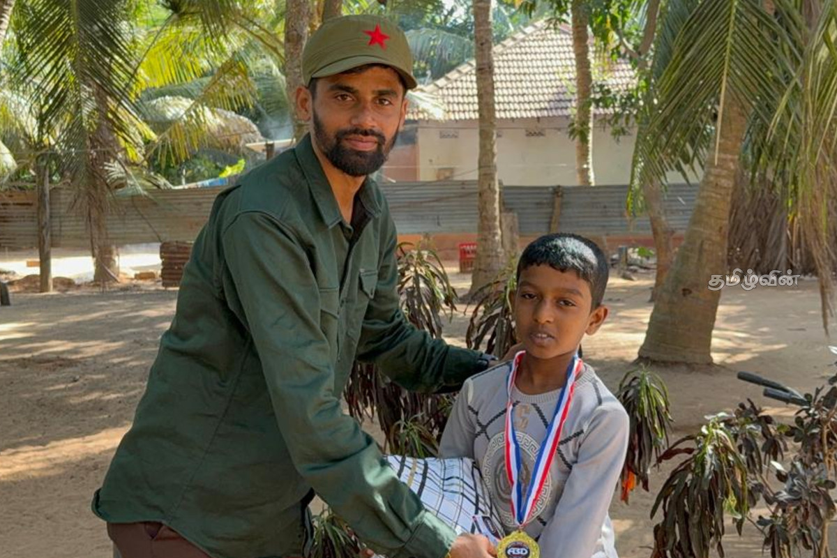 வறுமையிலும் சாதனை படைத்த முல்லைத்தீவு மாணவன் - பதக்கம் அணிவித்து கௌரவித்த தருணம் | Student Achieves Good Results In Mullaitivu