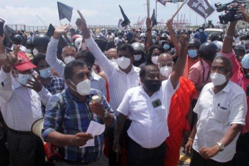 அரசாங்கத்திற்கு எதிராக பாரிய ஆர்ப்பாட்டத்திற்கு தயாராகும் ஆசிரியர்கள்