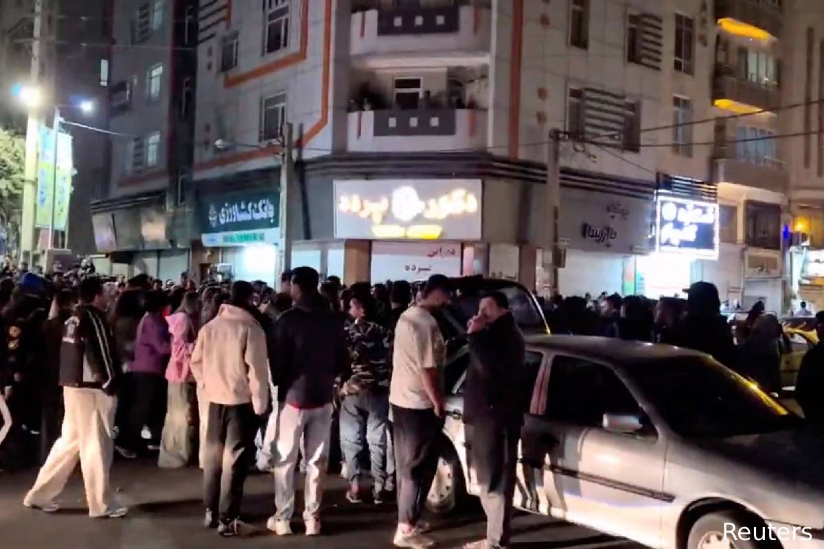 காமேனியின் மரணம்... மகிழ்ச்சியா சோகமா? ஈரான் மக்களின் மனநிலை | Mixed Emotions In Iranians For Ali Khamenei Death