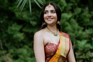 ஜொலிக்கும் அழகில் தேவதை போல் நடிகை ருக்மிணி வசந்த்.. லேட்டஸ்ட் போட்டோஷூட்