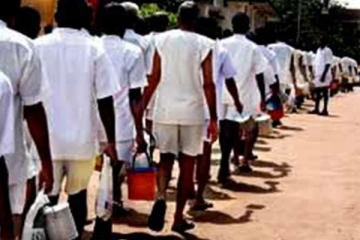 மரண தண்டனை கைதிகளின் தண்டனையை பொதுமன்னிப்பின் கீழ் ஆயுள் தண்டனையாக குறைப்பது குறித்து பரிசீலனை