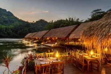 களு கங்கையிலும் கடலிலும் மிதக்கும் ஹோட்டல்!