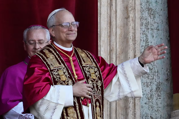பிரபல பாடகி மடோனா பாப்பாண்டவரிடம் விடுத்தள்ள கோரிக்கை | Madonna Urges The Pope To Visit Gaza