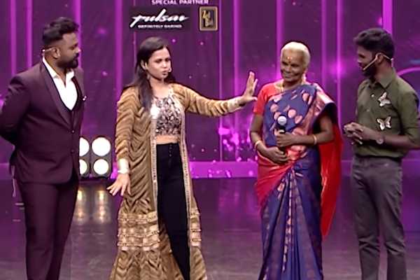பொம்பள மாதிரி இருக்கான், சிங்கிள் பசங்க பிளாக் ஸ்டார் சுரேஷ் அம்மா எமோஷ்னல்.. | Blacky Star Suresh Single Pasanga Emotional Speech