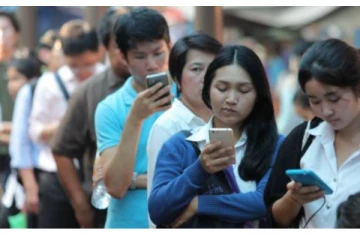 உலகில் எந்த நாட்டு மக்கள் அதிக நேரம் ஸ்மார்ட்போனை பயன்படுத்துகின்றனர் தெரியுமா? வெளியான முழு பட்டியல்