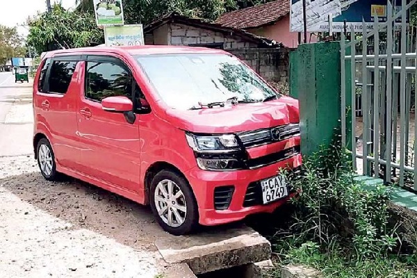 பேரனுடன் வீதியில் நடந்து சென்ற பாட்டிக்கு நேர்ந்த துயரம் | Grandma Died In An Accident On The Road