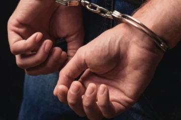 ප්‍රබලයෙක් අල්ලස් කොමිසමෙන් අල්ලයි..