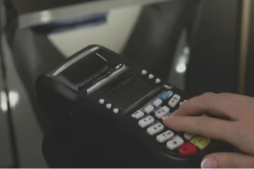 கனடாவில் வரி விடுமுறையினால் பாதிக்கப்பட்ட சில்லறை வியாபாரிகள்