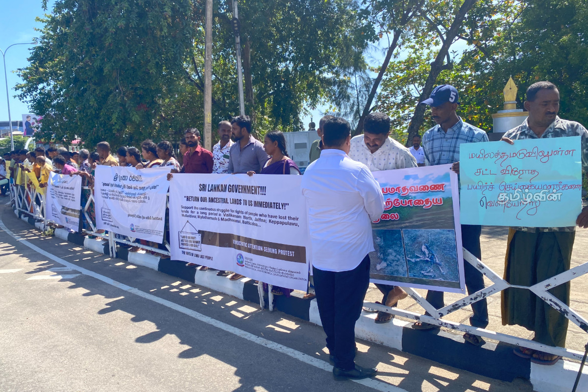 கால்நடைகளுக்கான மேய்ச்சல்தரைகள் ஆக்கிரமிப்பு! போராட்டத்தில் இறங்கிய மக்கள் | Protest At Mayilathamadu Madhavanai கால்நடைகளுக்கான மேய்ச்சல்தரைகள் ஆக்கிரமிப்பு! போராட்டத்தில் இறங்கிய மக்கள் | Protest At Mayilathamadu Madhavanai