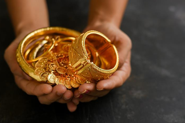 வீட்டில் இருக்கும் தங்கத்தை வைத்தே சம்பாதிக்கலாம்.. எப்படி தெரியுமா? | Earn Money From Gold Jewellery Kept At Your Home