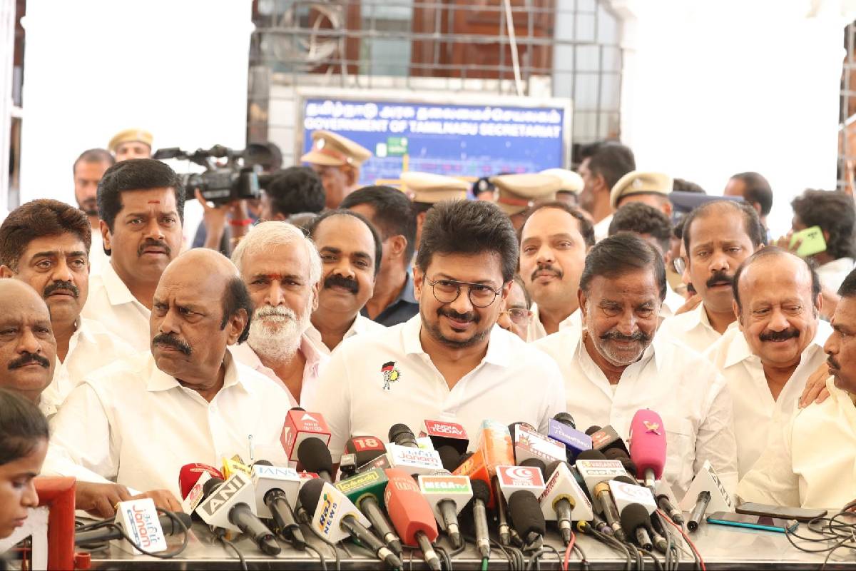 கணவனை தேடும் மனைவி கதை தமிழ்நாட்டுக்கே தெரியும் - உதயநிதி ஸ்டாலின் பதிலடி | Udhayanidhi React To Vijay Kutty Story On Father