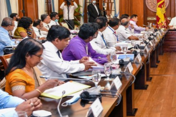அரசின் அடக்குமுறை நடவடிக்கைகளை உடனடியாக நிறுத்துங்கள் - ஆசிரியர், அதிபர் சங்கம் கோரிக்கை | Sri Lanka Economic Crisis 2022 Sl Protest அரசின் அடக்குமுறை நடவடிக்கைகளை உடனடியாக நிறுத்துங்கள் - ஆசிரியர், அதிபர் சங்கம் கோரிக்கை | Sri Lanka Economic Crisis 2022 Sl Protest