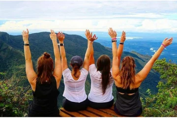 "විදේශිකයන්ට පමණයි" ආයතන හා ලැගුම්හල්වල වලට වැඩ වරදී..